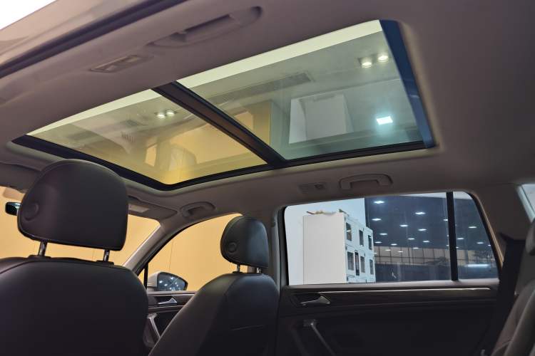 Used Volkswagen Tiguan L 2017 330TSI Automatic Two-Wheel Drive Flagship Edition
