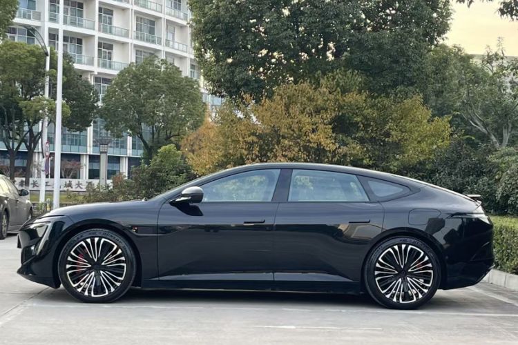 Used  12 2025 Ultra Extended-Range Edition
