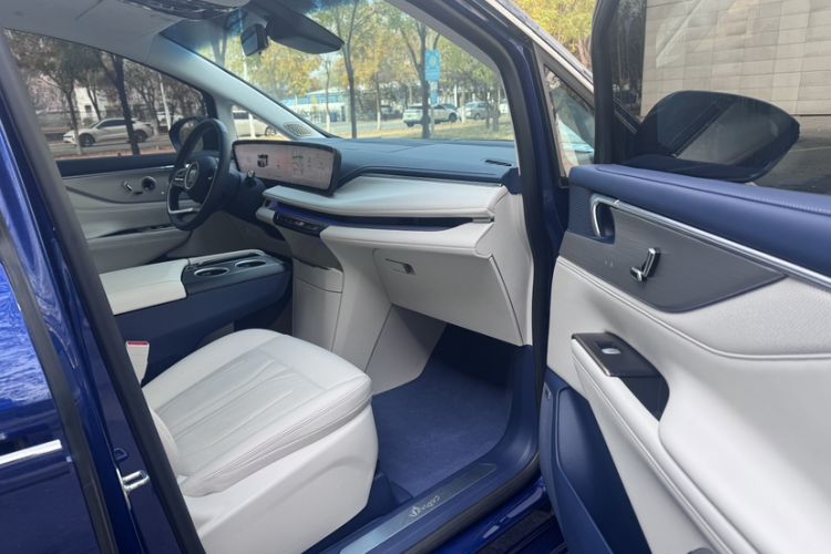 Used Buick GL8 New Energy 2024 Lu Zun Luxury Edition 6-Seater
