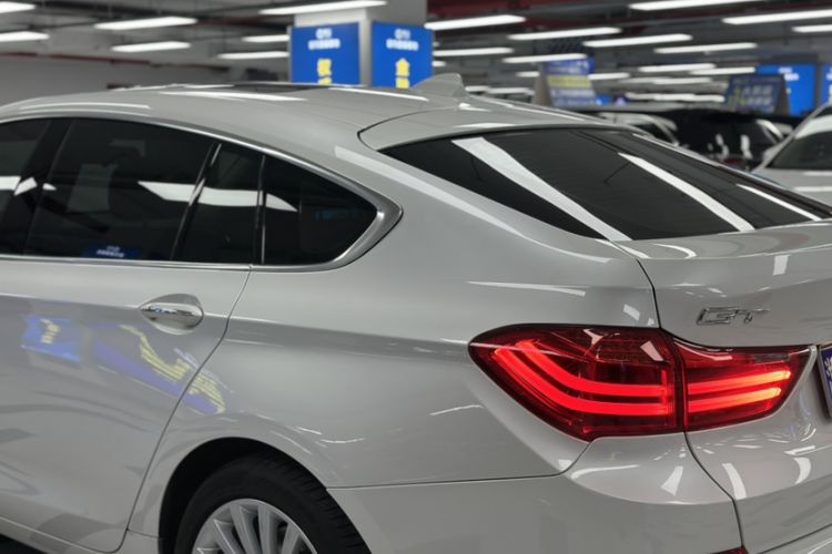 Used BMW 5 Series GT 2014 535i Leading Model
