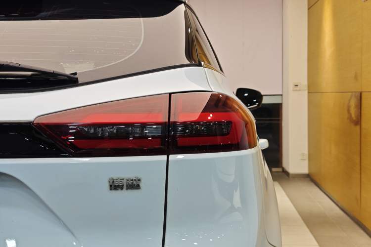 Used Geely Auto Emgrand X7 Sport 2022 1.8TD DCT Zhiya Trim
