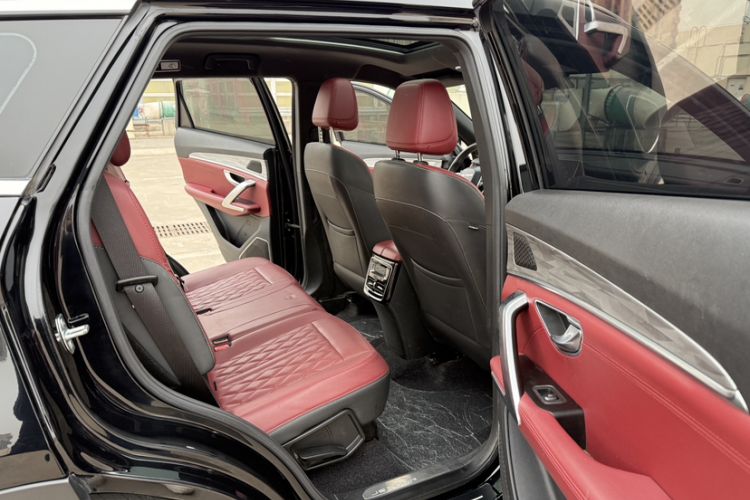 Used JETOUR X70 PLUS 2023 1.6T DCT Stronger 5-Seater
