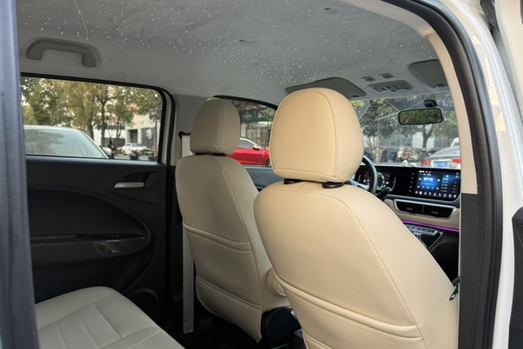 Used ORA White Cat 2022 Upgraded Model 305km Range Luxury Version Lithium-Ion Battery
