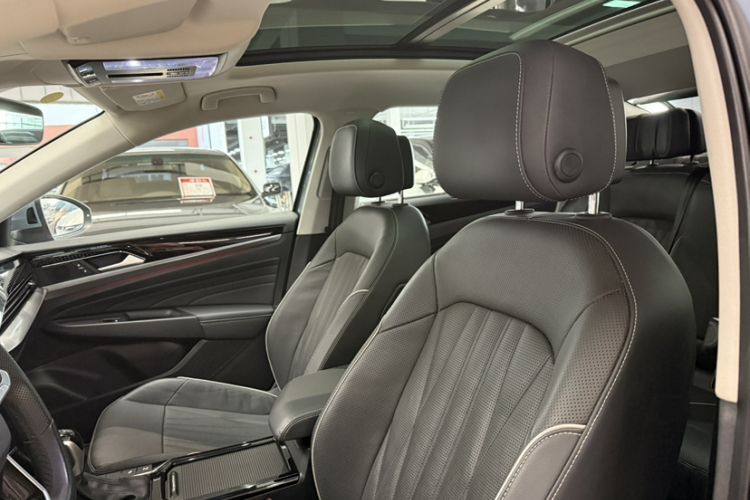 Used Volkswagen Passat 2022 330TSI Starry Luxury Edition
