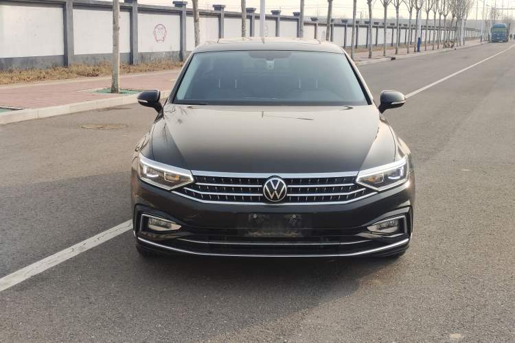 Used Volkswagen Magotan 2023 2 Million Units Limited Edition 330TSI DSG Leading Version
