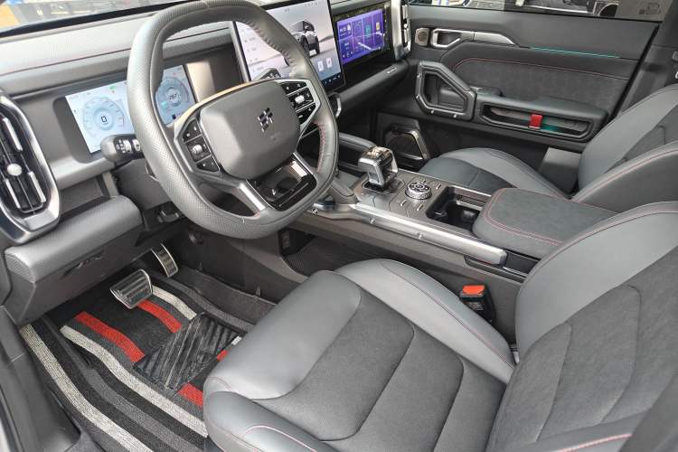 Used JETOUR Traveler 2023 2.0T All-Wheel Drive CrossPRO+
