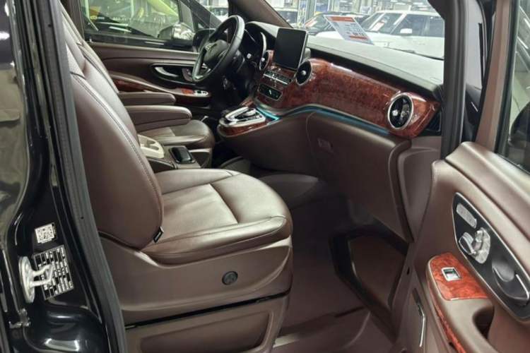 Used Mercedes-Benz V-Class 2017 V 260 L Prestige Extended Edition
