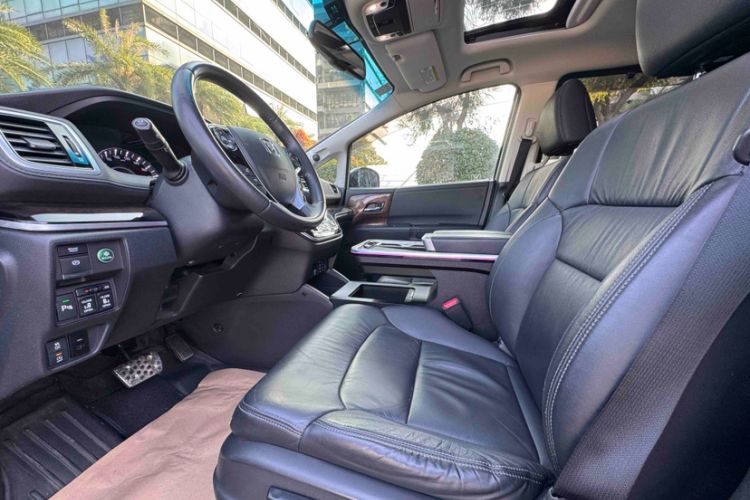 Used Honda Odyssey 2015 Revised Version 2.4L Supreme Edition