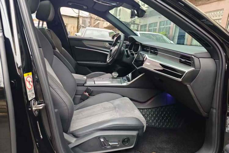 Used Audi A6L 2023 40 TFSI Luxury Dynamic Model
