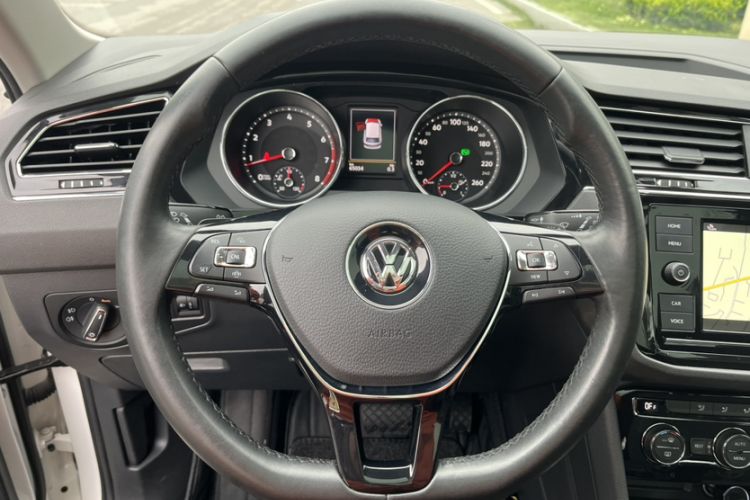 Used Volkswagen Tiguan L 2019 330TSI Automatic Two-Wheel Drive Panoramic Comfort Edition China V Standard
