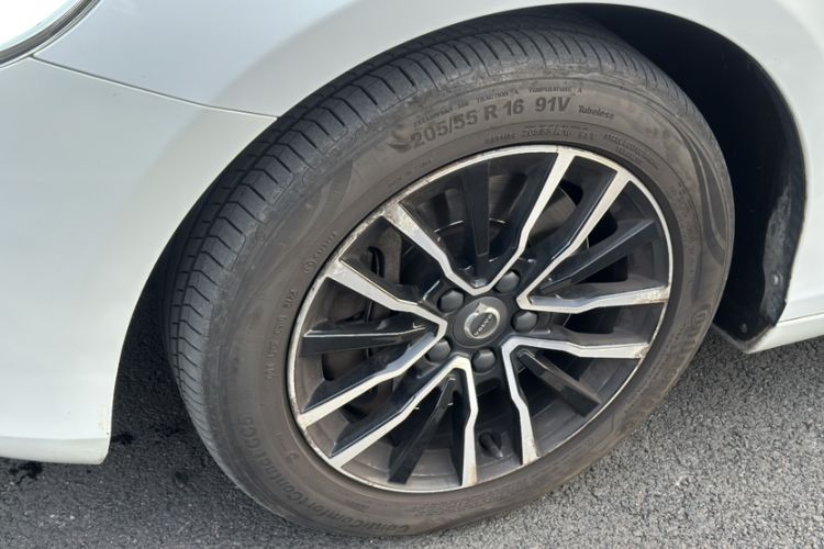 Used Volvo V40 2017 T3 Zhiyi Edition