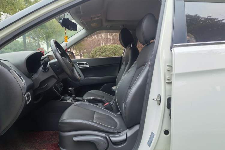 Used Hyundai ix25 2015 1.6L Automatic Two-Wheel Drive Smart GLS Trim
