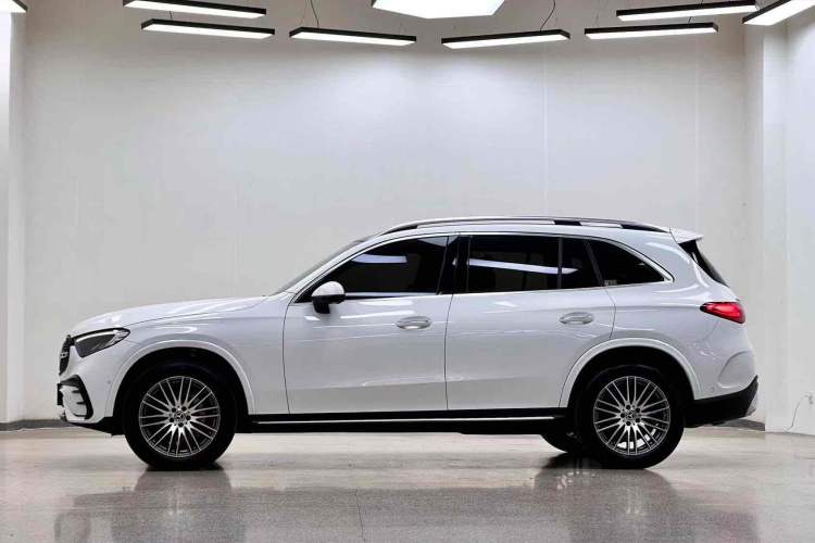 Used Mercedes-Benz GLC 2023 Refreshed GLC 300 L 4MATIC Dynamic Edition 5 Seats
