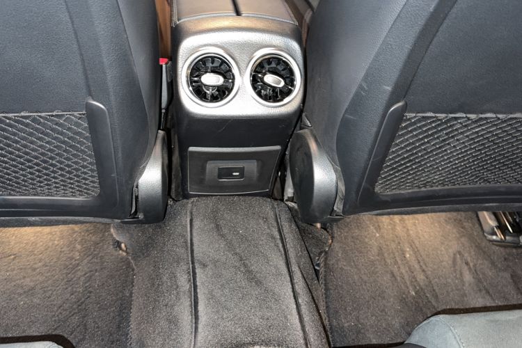 Used Mercedes-Benz A-Class 2022 Revised Version A 200 L Sport Sedan Fashionable Style
