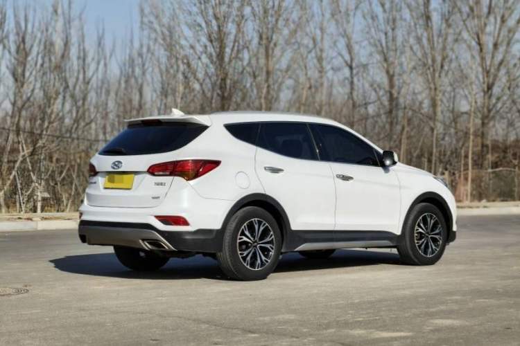 Used Hyundai Santa Fe 2017 2.0T Automatic Two-Wheel Drive Smart Version 7 Seats