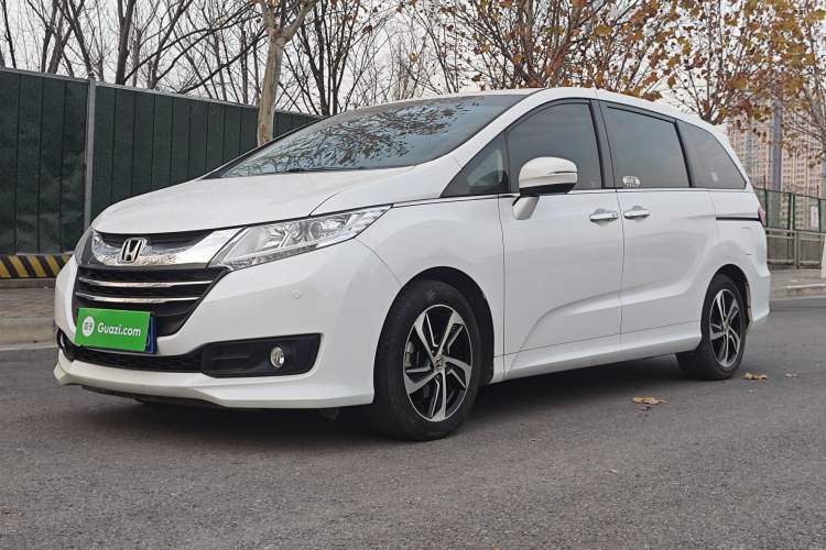 Used Honda Odyssey 2015 Revised 2.4L Luxury Edition