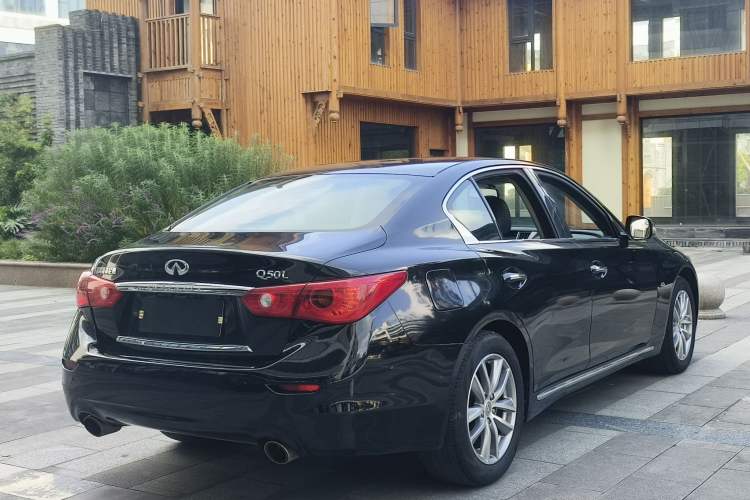 Used Infiniti Q50L 2015 2.0T Comfort Edition
