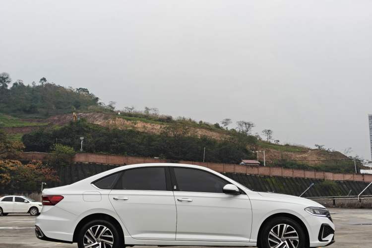 Used Volkswagen Lavida 2023 Revised Version 1.5L Automatic Starry Sky Edition – 5 Million Units