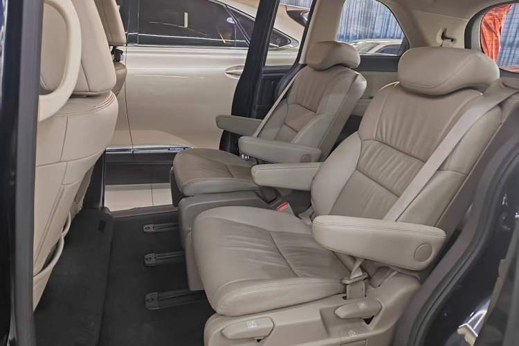 Used Honda Odyssey 2015 Revised 2.4L Luxury Edition
