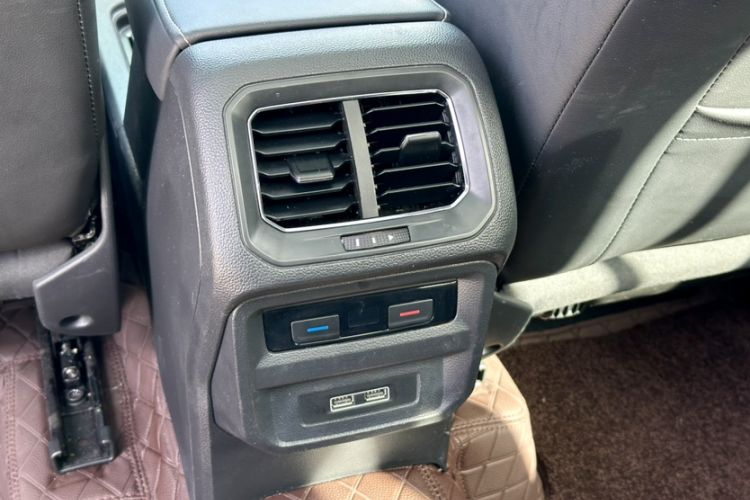 Used Volkswagen Tiguan L 2017 330TSI Automatic Two-Wheel Drive Luxury Edition
