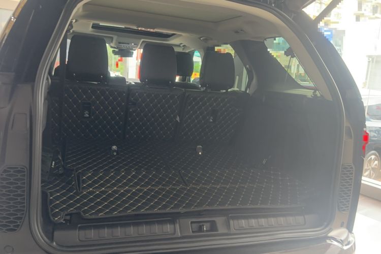 Used Land Rover Discovery 2024 360 PS S
