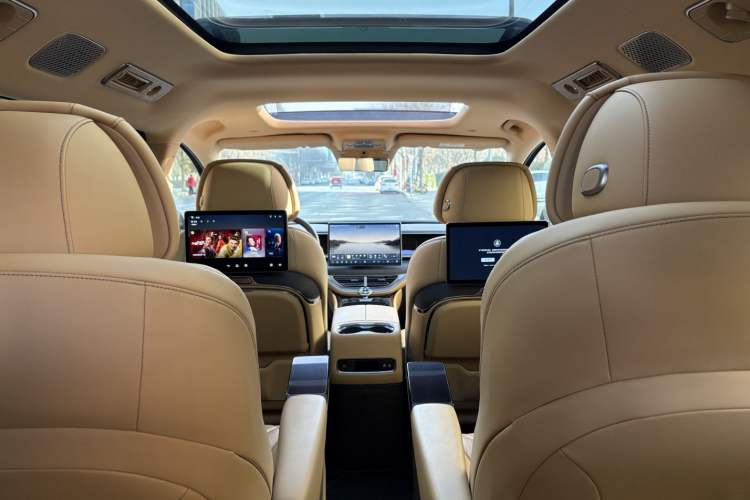 Used Denza D9 2025 DM-i Intelligent Drive 1020 Four-Wheel Drive Flagship Model