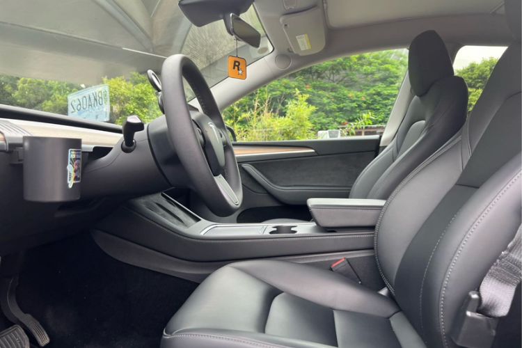 Used Tesla Model Y 2022 Rear-Wheel-Drive Version