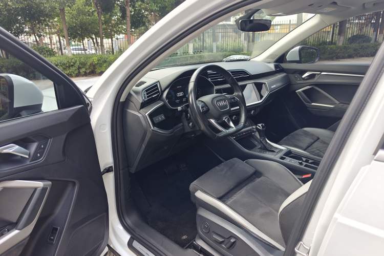 Used Audi Q3 2021 35 TFSI Fashion Dynamic Model
