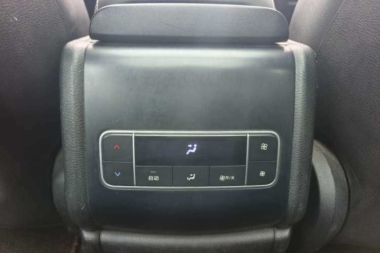 Used BYD Tang 2018 2.0T Automatic SmartConnect Prestige 7-Seater China V Standard