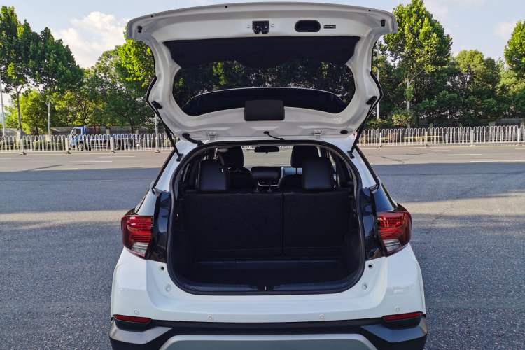 Used Toyota YARiS L 2021 X-Trail 1.5L CVT Luxury Edition
