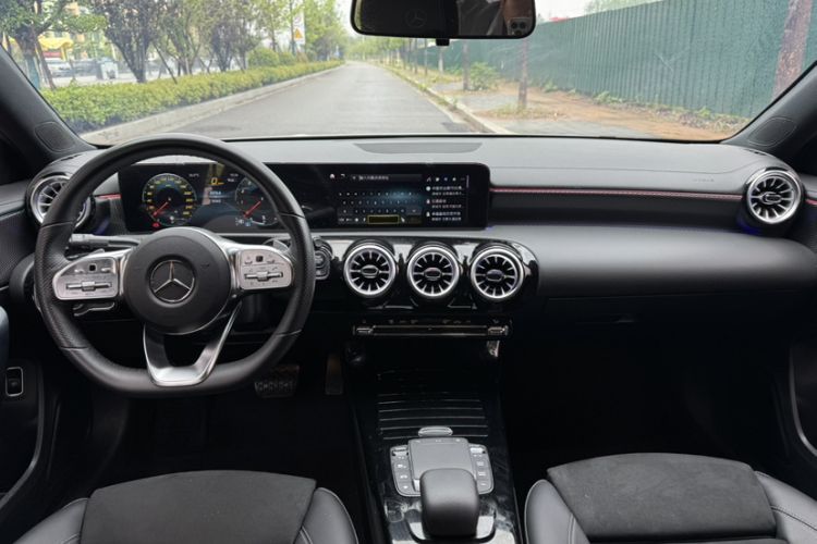 Used Mercedes-Benz A-Class 2022 Second Facelift A 200 L Sport Sedan Fashion Version
