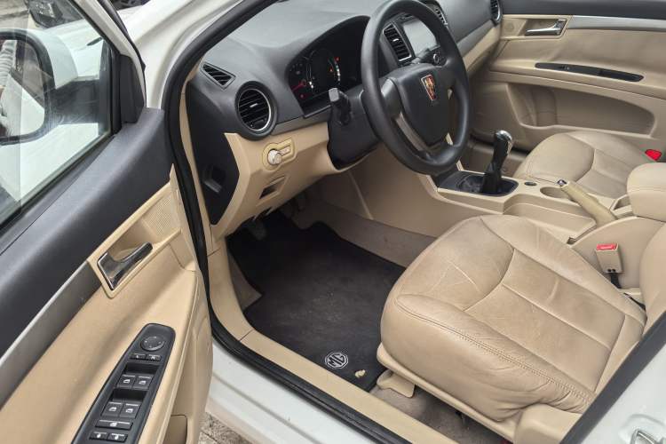 Used Roewe 350 2015 1.5L Manual Luxury Sunroof Edition
