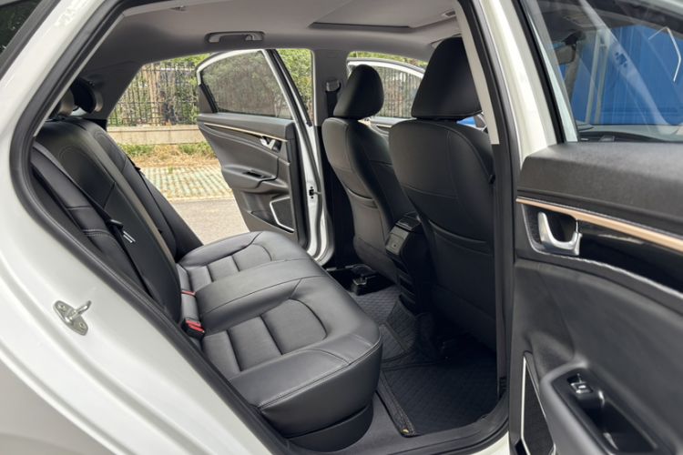 Used Geely Auto Emgrand GL 2021 UP 1.4T CVT Leading Edition
