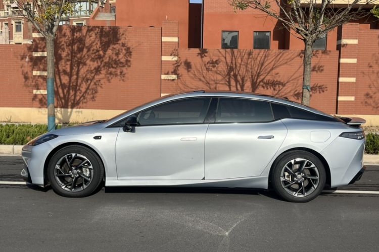 Used  GT 2023 560 Rear-Drive Seven-Wing Edition
