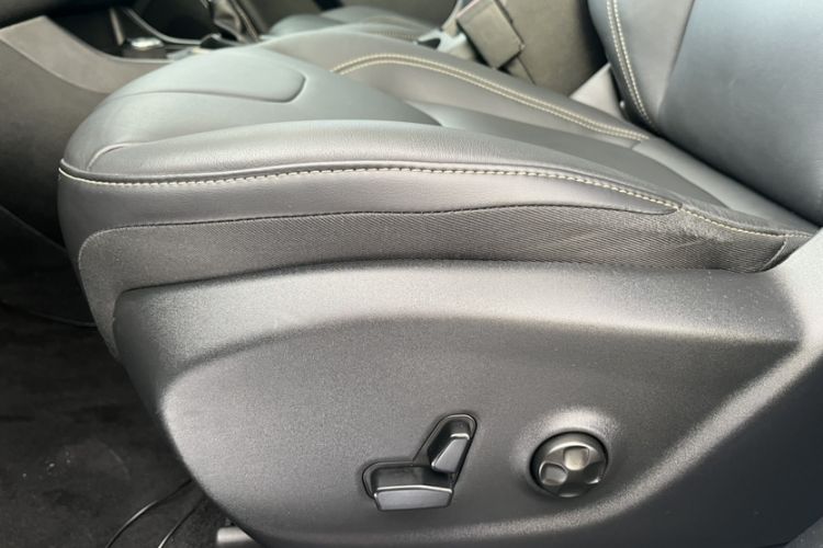 Used  Cherokee 2016 2.4L Professional Edition
