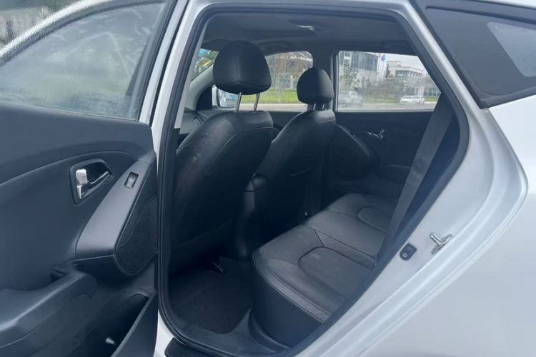 Used Hyundai ix35 2013 2.0L Automatic Two-Wheel Drive Smart GLS China IV Standard
