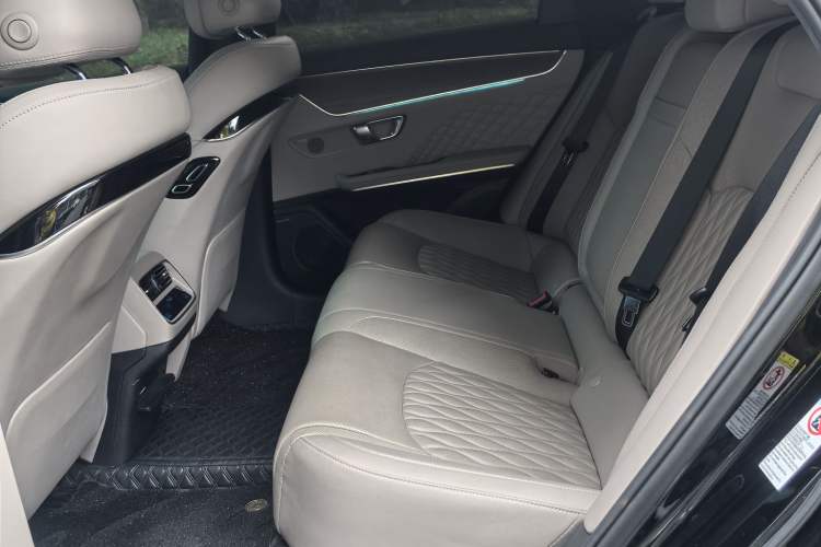 Used BYD Han 2024 DM-i Glory Edition 200KM Flagship Model