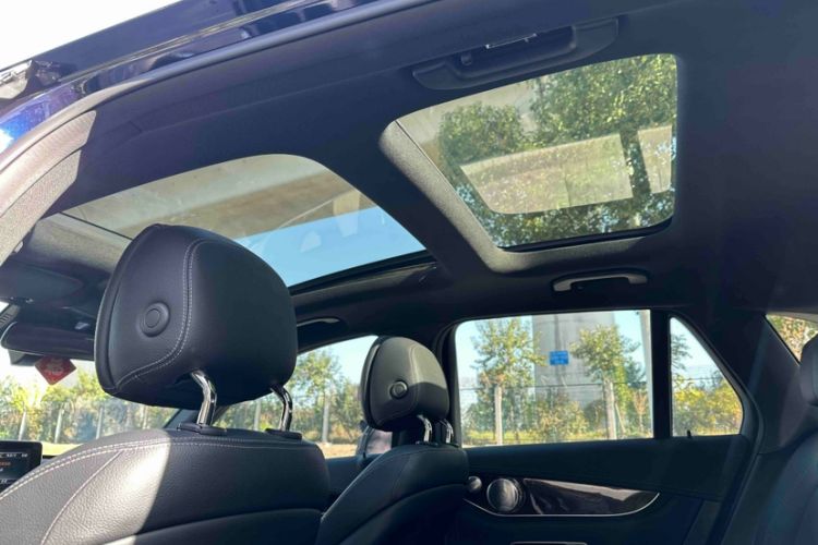 Used Mercedes-Benz GLC 2017 GLC 260 4MATIC Luxury Model
