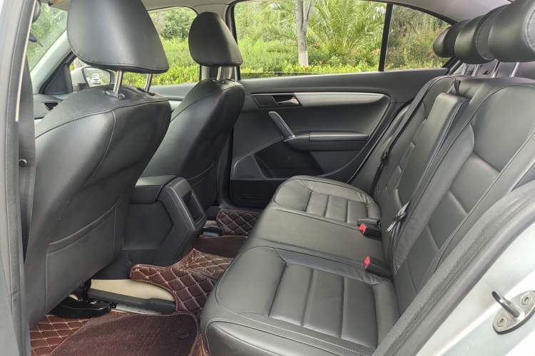 Used Volkswagen Lavida 2013 Revised Version 1.4 TSI DSG Comfort Edition
