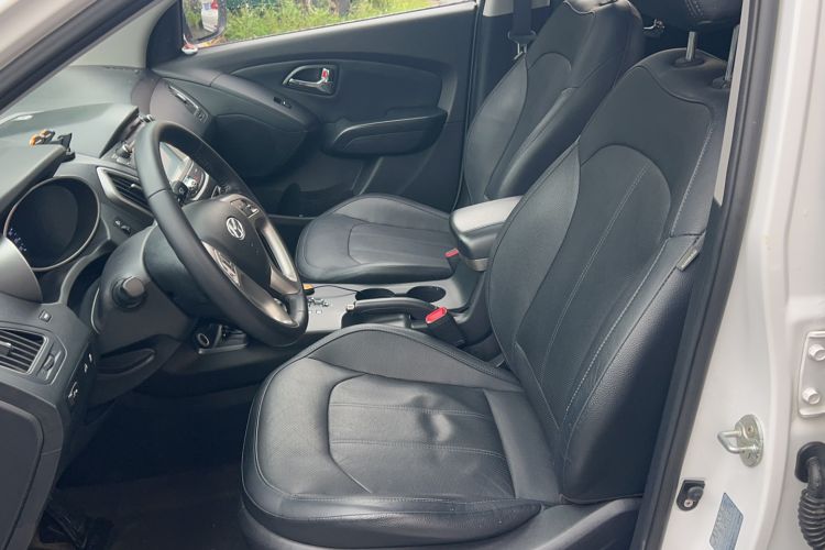 Used Hyundai ix35 2013 2.0L Automatic Two-Wheel Drive Smart GLS China IV Standard
