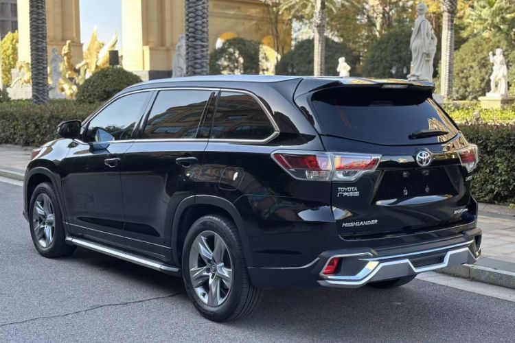 Used Toyota Highlander 2017 2.0T Four-Wheel Drive Luxury Edition 7 Seats