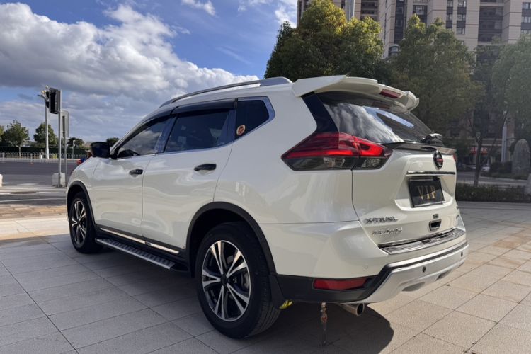 Used Nissan X-Trail 2019 2.5L CVT Smart Connect Luxury Edition 4WD

