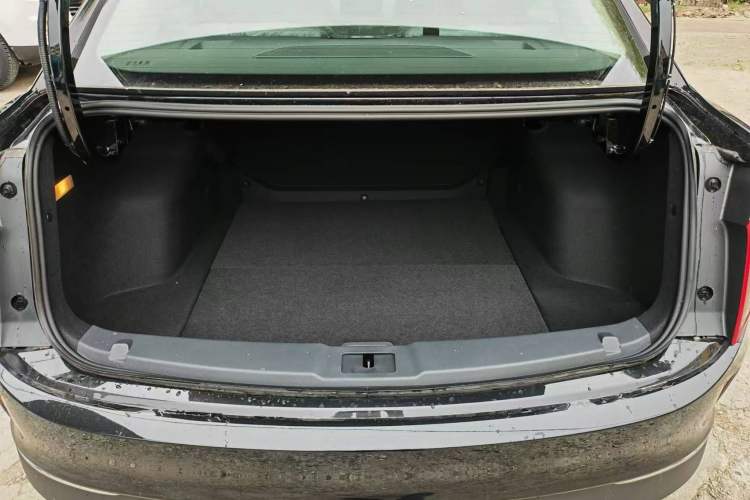 Used Hongqi E-QM5 2024 610 km PLUS
