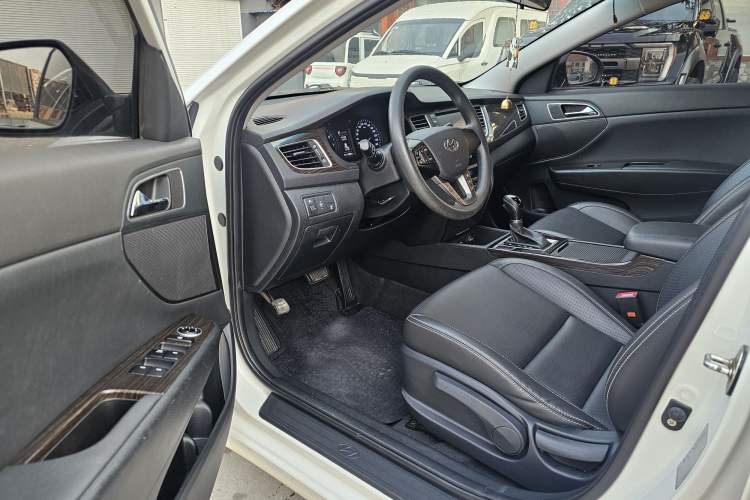 Used Hyundai Mistra 2016 1.6T Automatic Smart GLS
