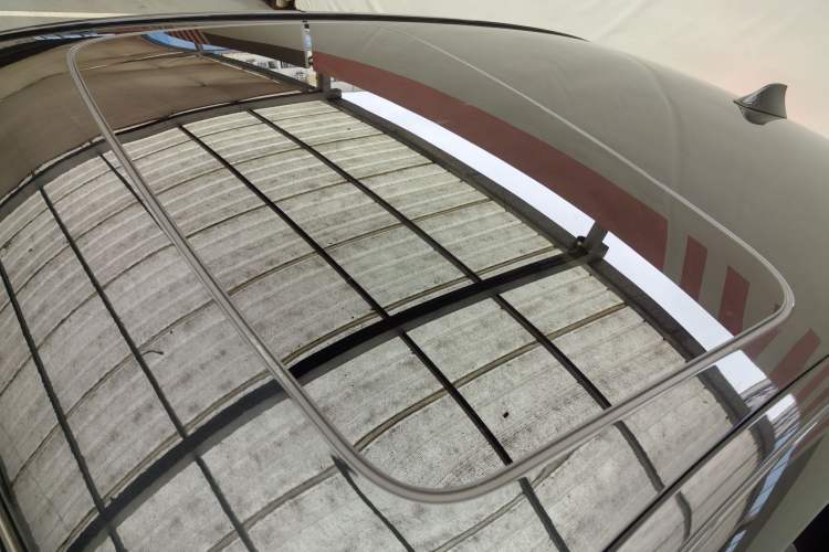 Used BMW 5 Series 2014 520Li Elegant Model
