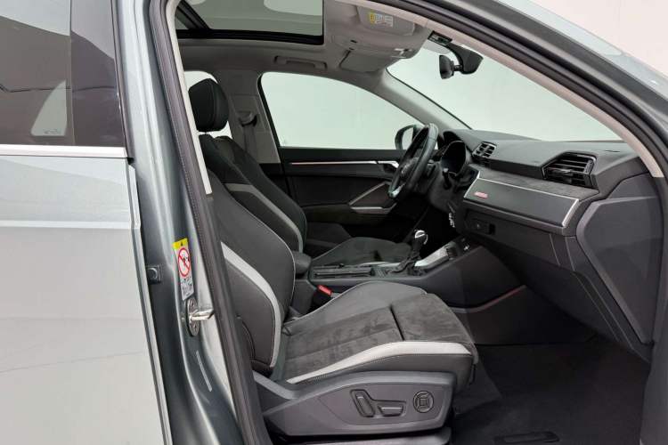 Used Audi Q3 2021 40 TFSI Fashion Dynamic Model
