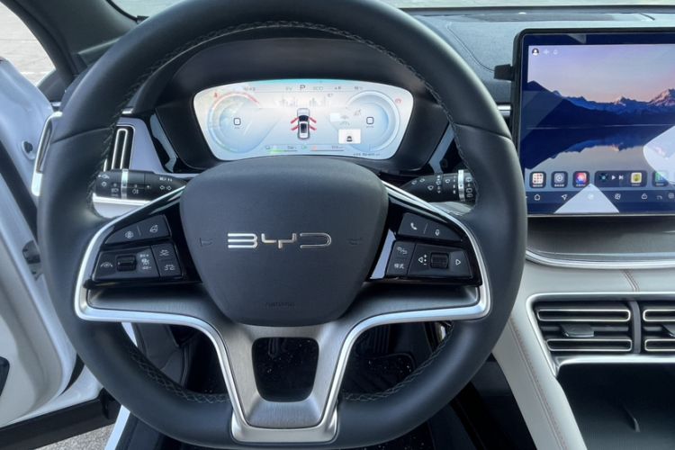 Used BYD Song PLUS New Energy 2023 Champion Edition DM-i 110KM Flagship PLUS
