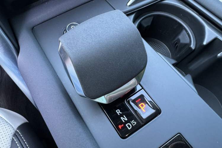 Used Land Rover Discovery 2021 360 PS R-Dynamic S
