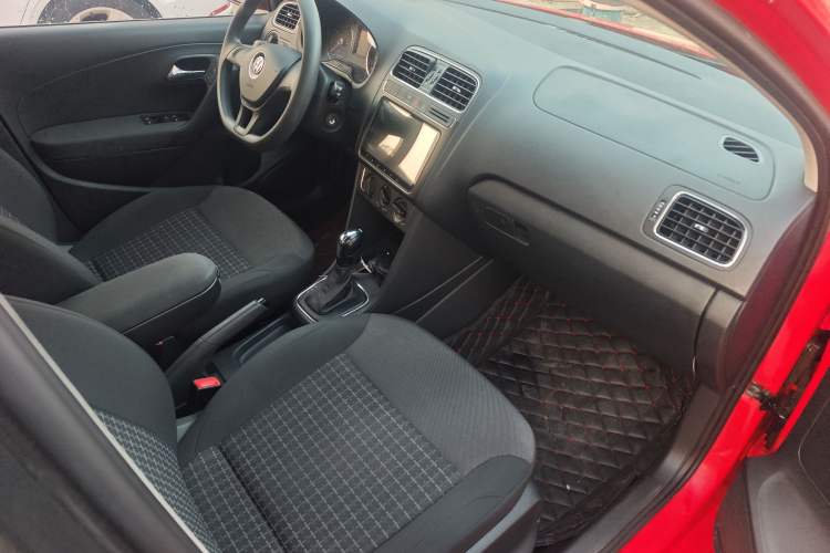 Used Volkswagen Polo 2014 1.4L Automatic Comfort Edition
