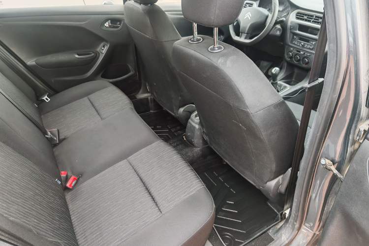 Used Citroen Elysee 2015 Zhishang Edition 1.6L Manual Fashion Model
